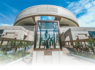 上海博物馆“对话世界”展览持续吸引观众,记者探访—— 博物馆如何赋能一座城(文化中国行·人文观察)